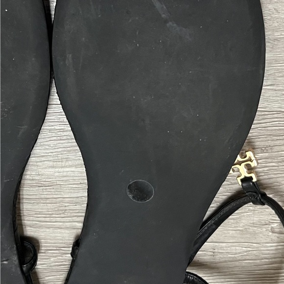 Tory Burch Women’s Marion Flat Thong Sandals In Sz 9 With Goldtone Accent - Picture 7 of 11